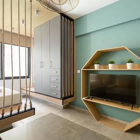 Innovative Snug Bohemian In Ladadika Apartment *